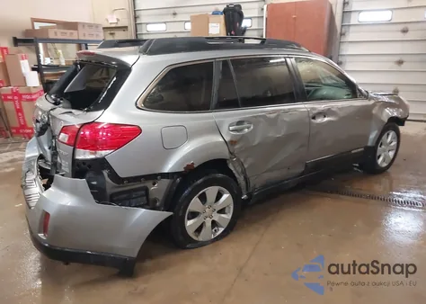 2010 Subaru Outback 2.5I Premium z USA, uszkodzony, nr VIN 4S4BRCGCXA3374434